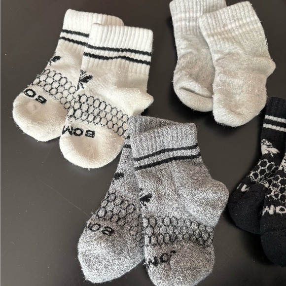 Bombas Toddler Black, Gray, White Socks Set, Set of Four, Size T 5 1/2-7 - Picture 4 of 4